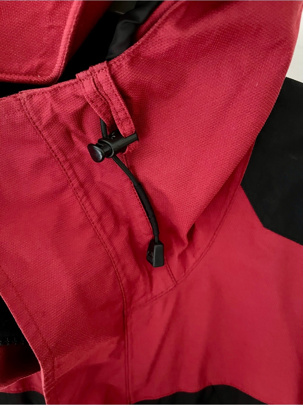 Mountain Hardwear Men’s Red and Black Waterproof Hooded Snow Jacket - Picture 8 of 13